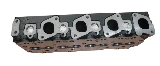 Pièces détachées moteur moteur Tête de cylindre moteur TD27 OEM Taille standard