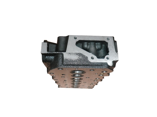 Pièces détachées moteur moteur Tête de cylindre moteur TD27 OEM Taille standard